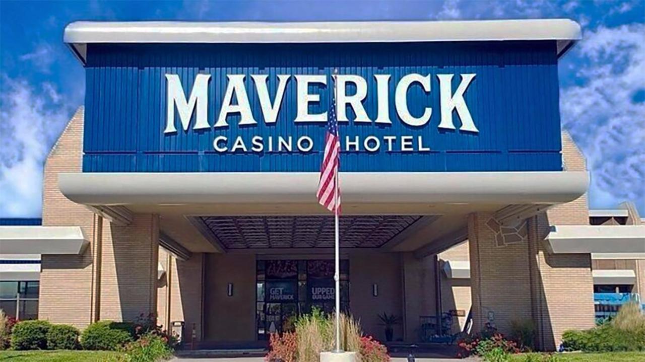 Maverick Hotel And Casino By Red Lion Hotels Elko Exterior photo